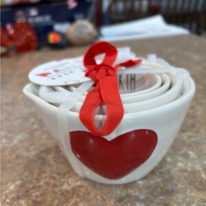 Rae Dunn Puffy Heart Measuring cups NWT 4 individual colored hearts excellent